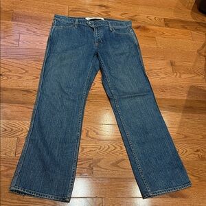GAP Low Rise Capri Jeans in Dark Blue